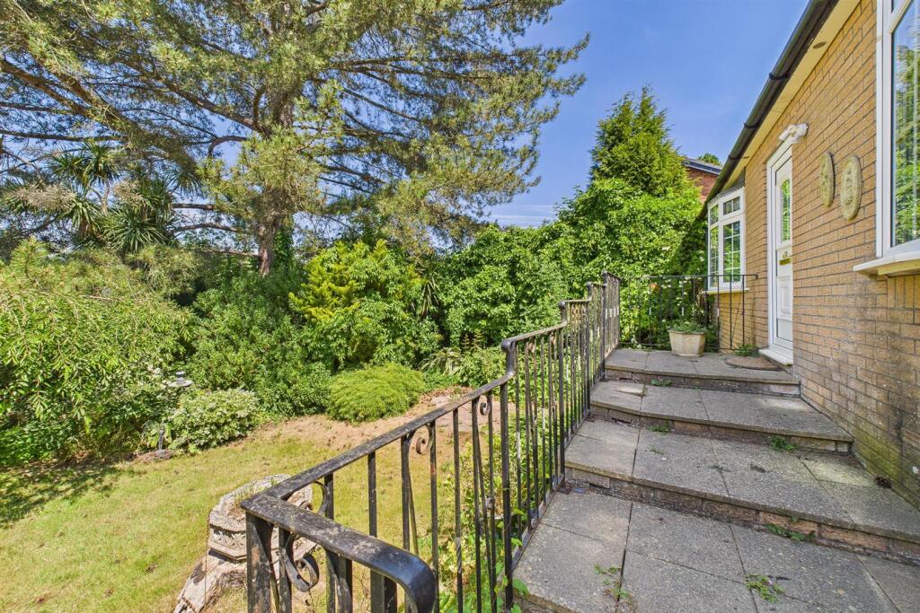 10 Sanctuary Gardens, Sneyd Park, Bristol BS9 1QR 