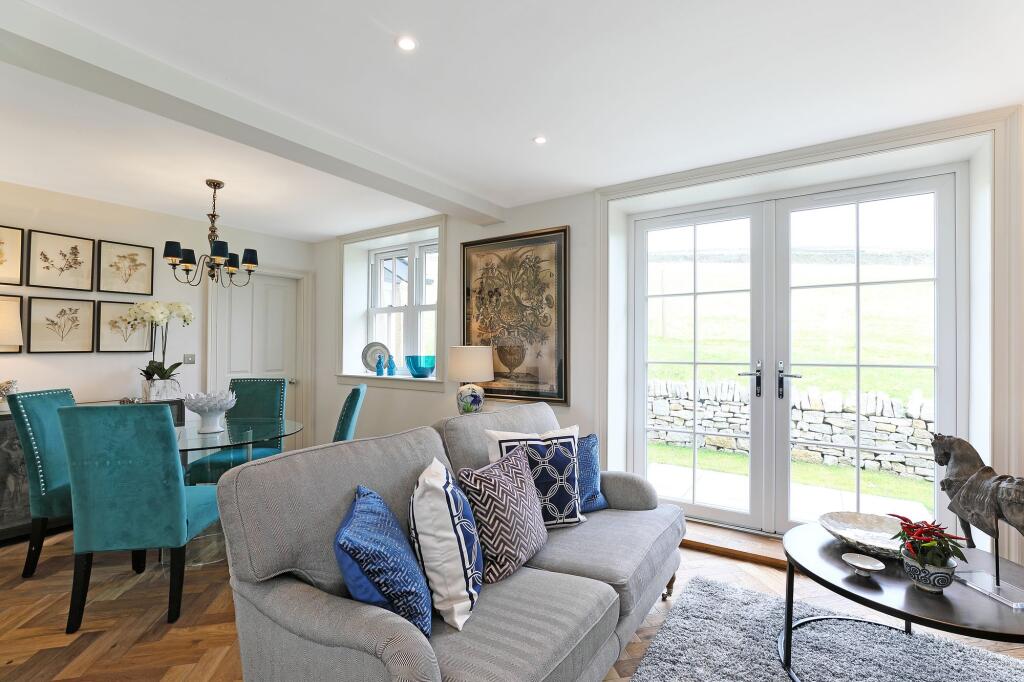 Dining Area and Snug
