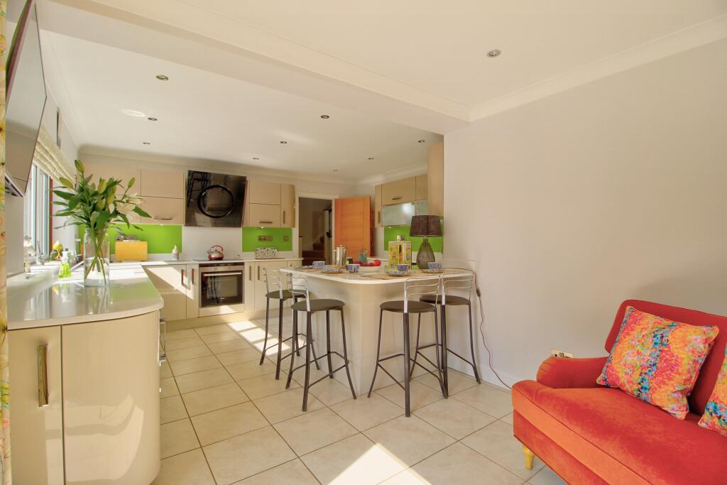 Spacious Kitchen Diner