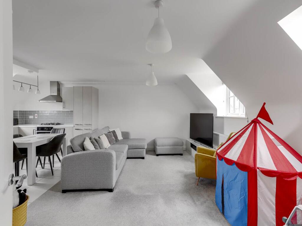 PLay room and lounge