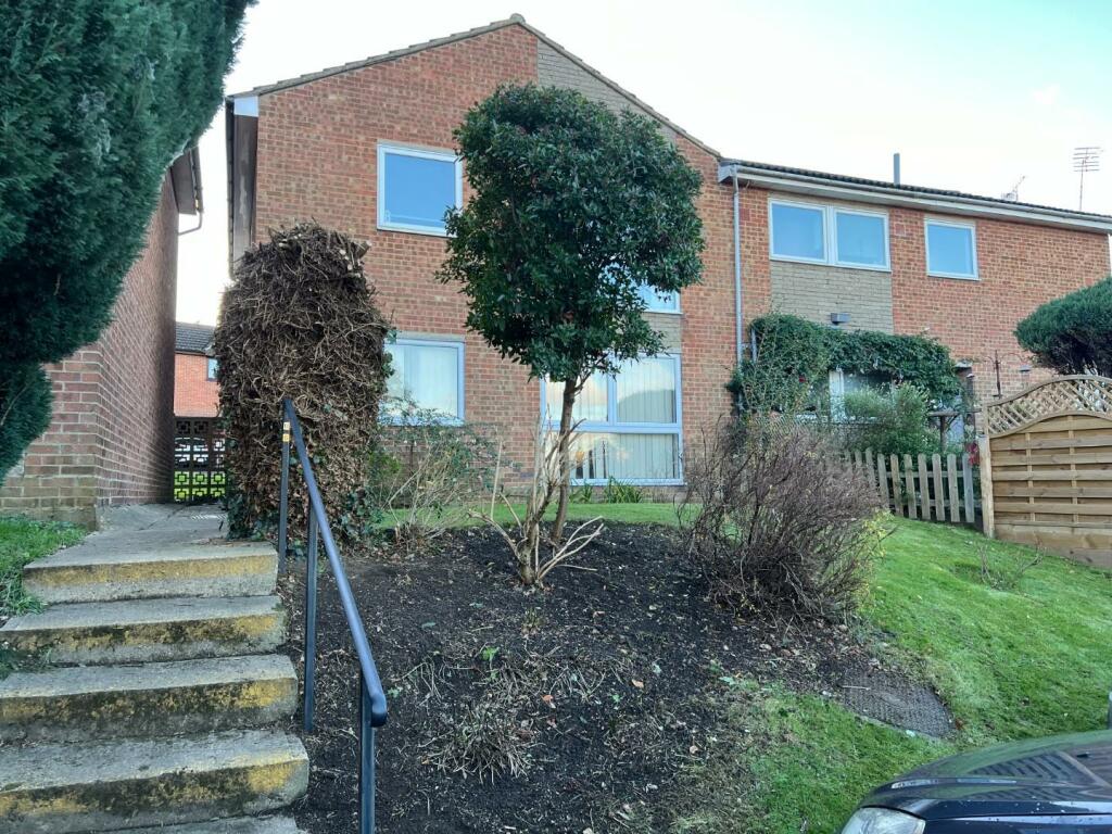 FRONT/GARDEN