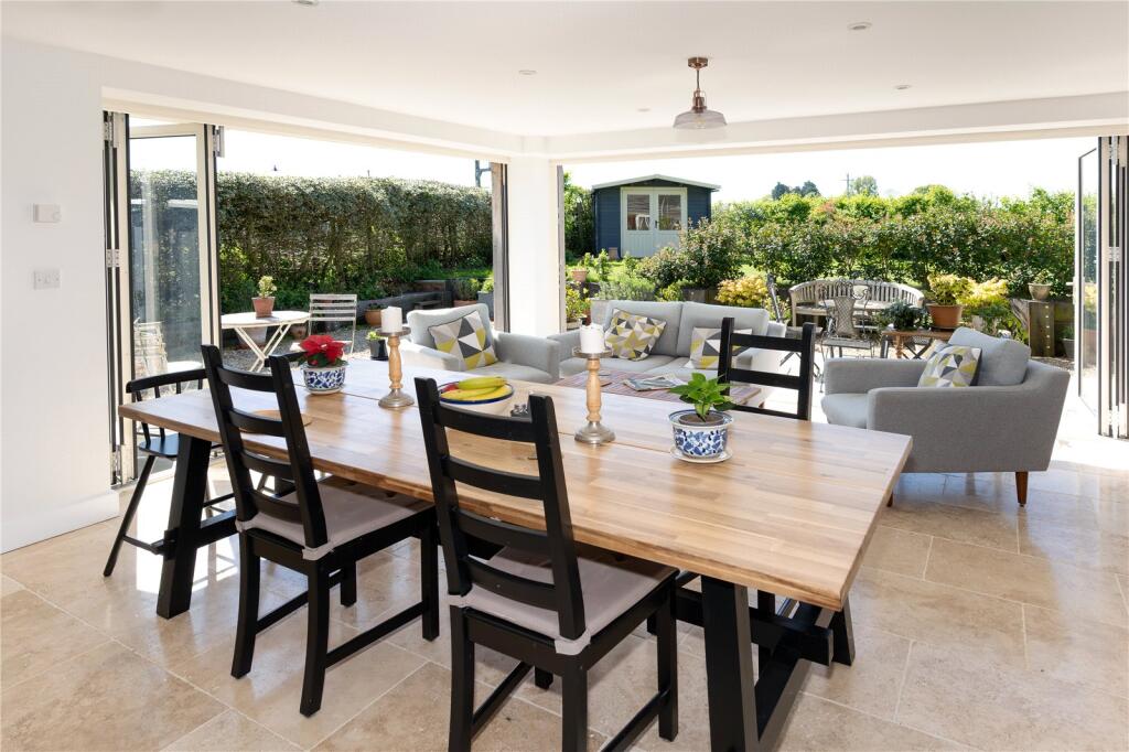 Breakfast Room Area