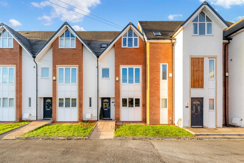 6 Lark Hill Court-1.jpg