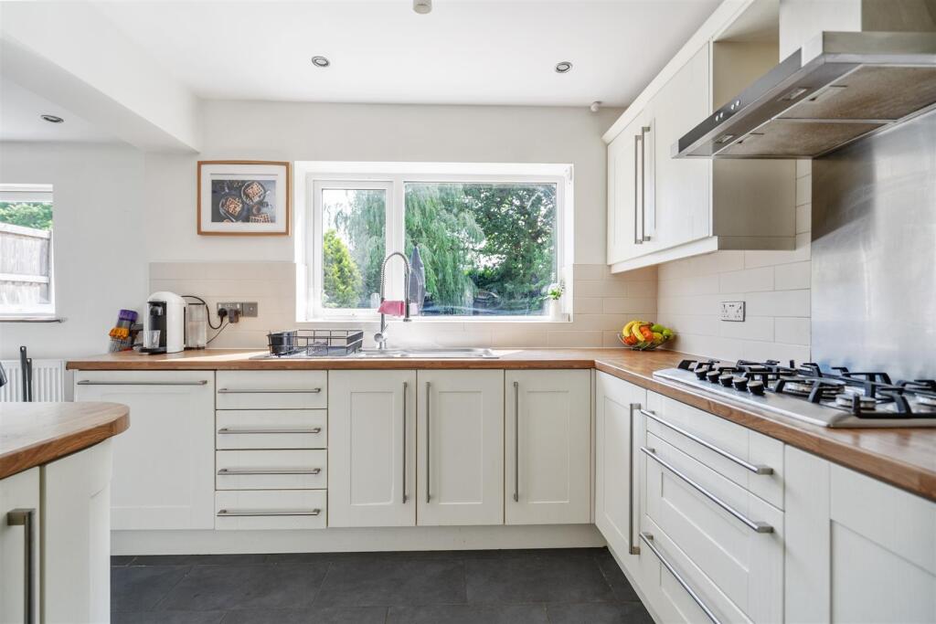 30 Cambridge Avenue_12.jpg