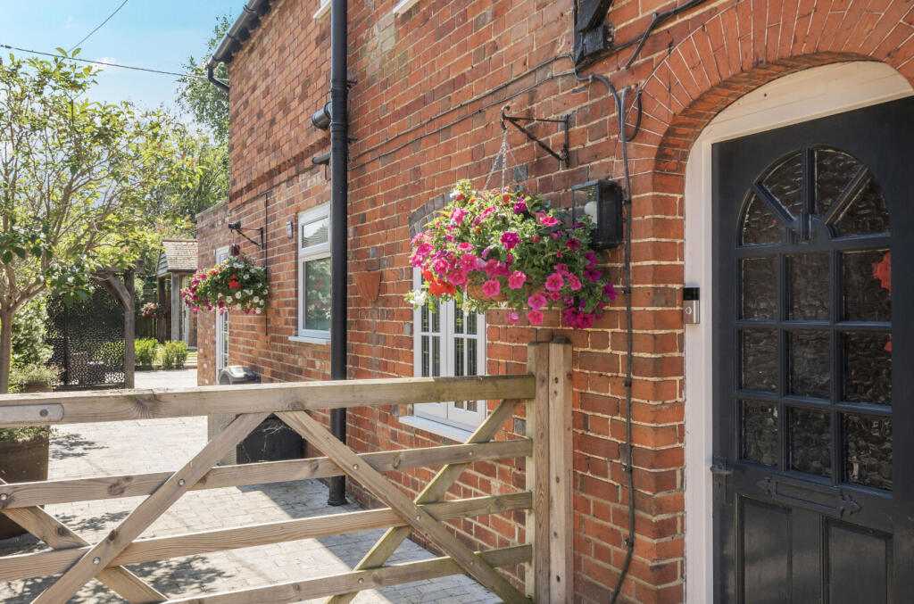 1311800-6-6853eb4...