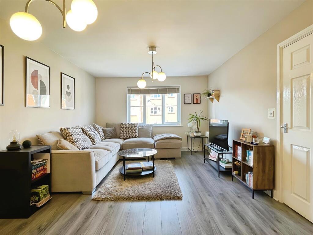 Living dining area