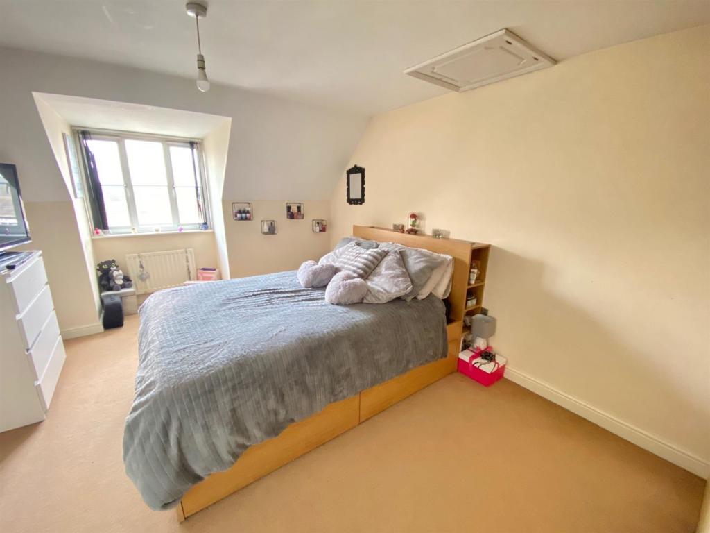 master bed.jpg