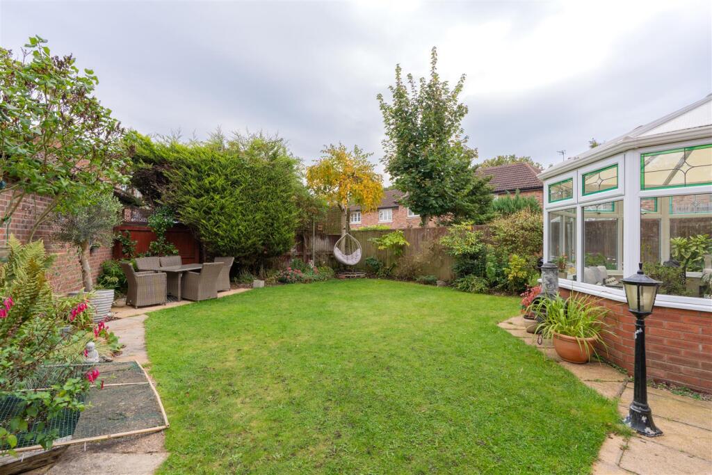 5 Abbots Mere Close-40.jpg