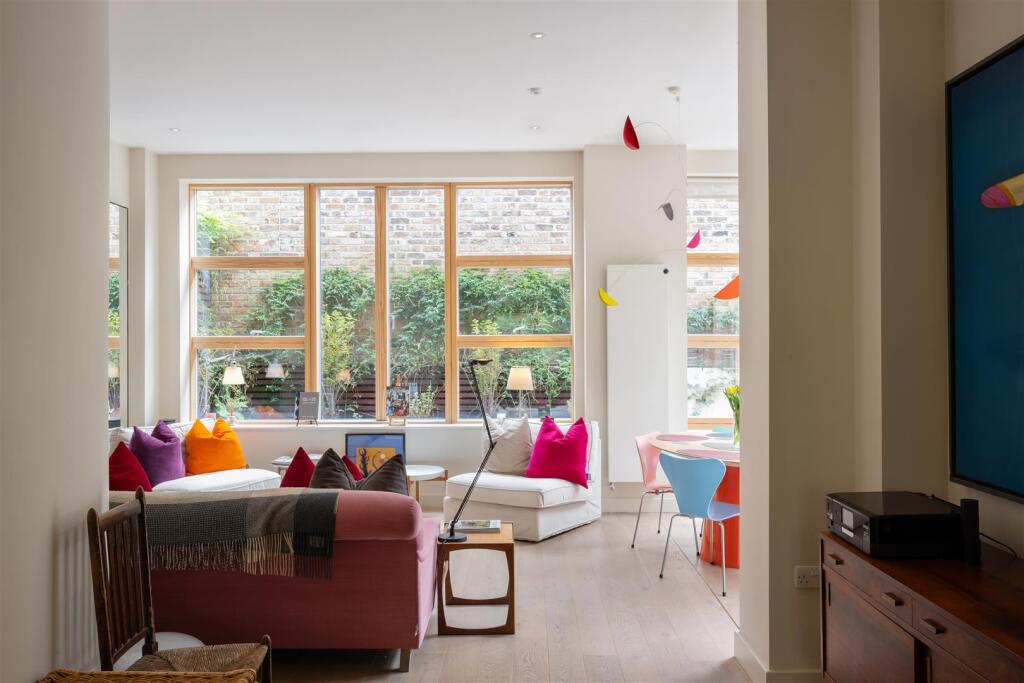 Francis Bentley Mews Hi-2.jpg