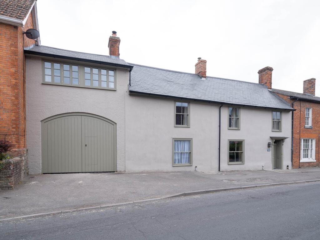 High Street, Market Lavington, Devizes, Wiltshire