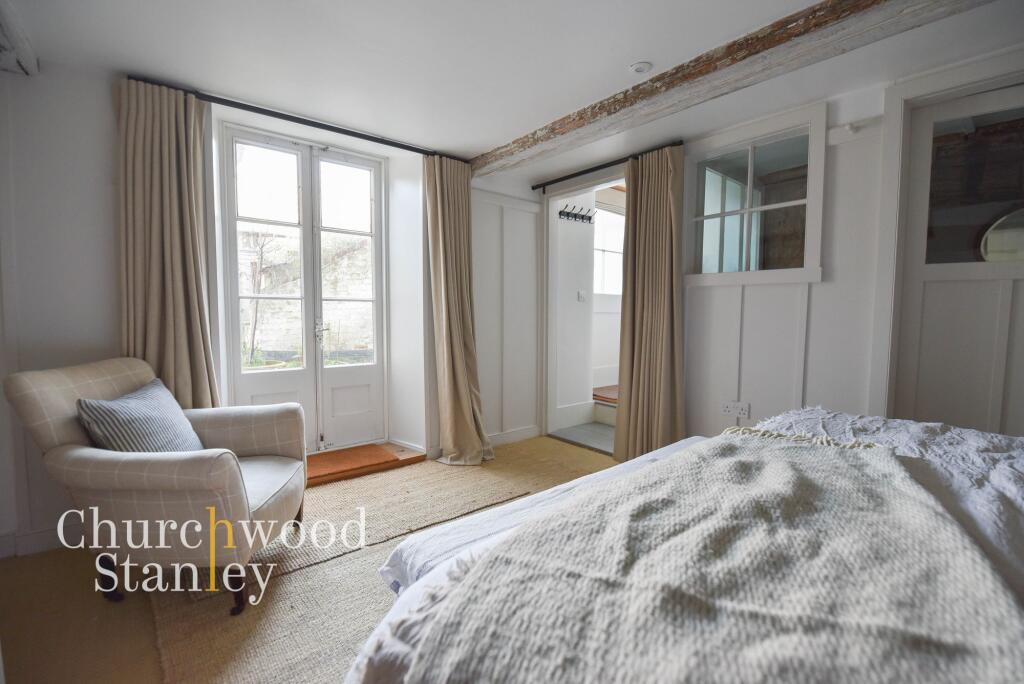 Bedroom (basement)