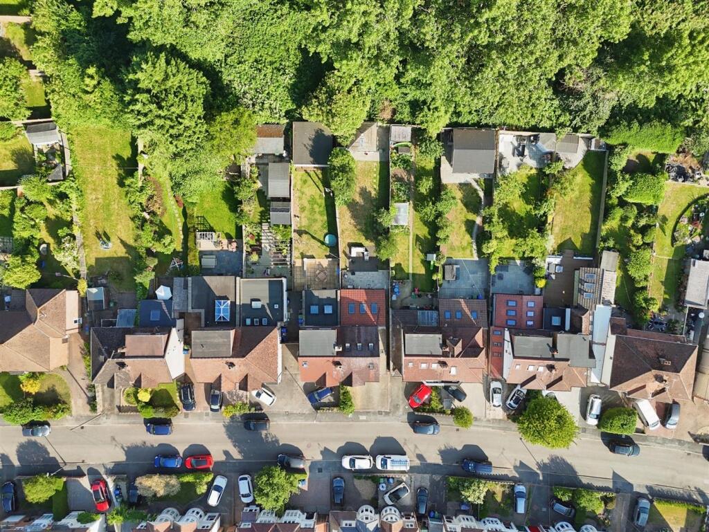 24e3cfad--45E5-AC44-25217D8EA1D9-45544-00001DE9A94