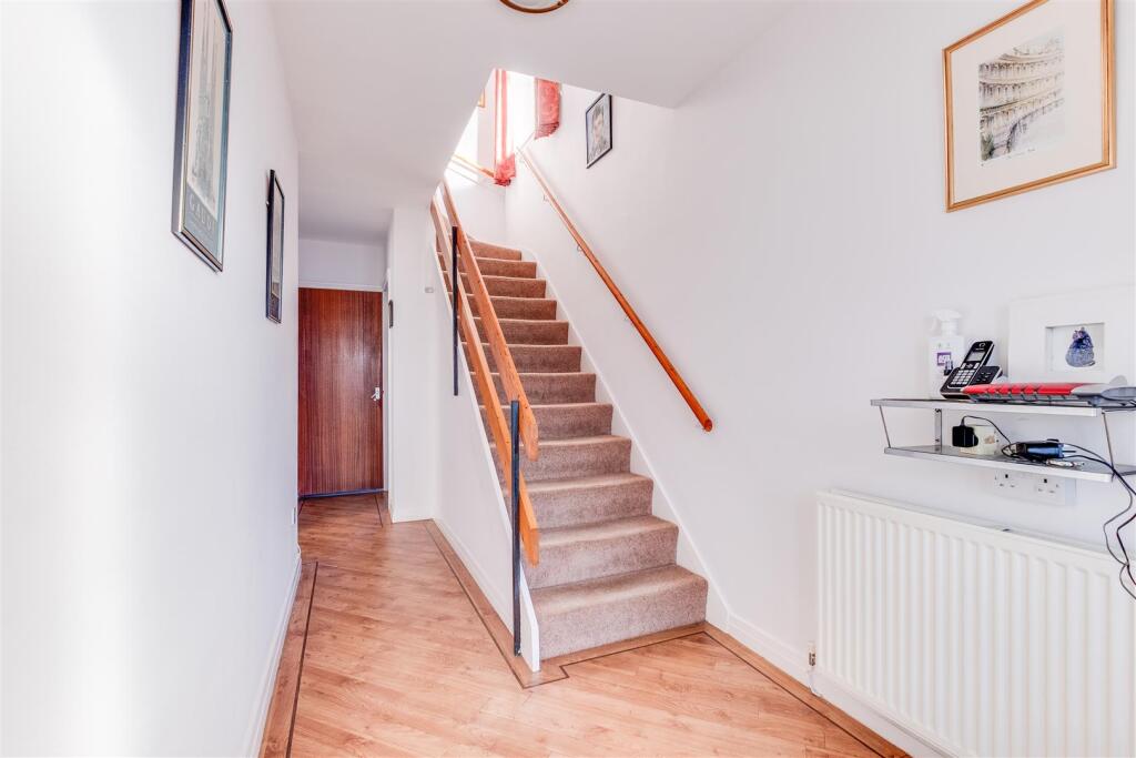 Constables - Colliery Green Drive-1.jpg