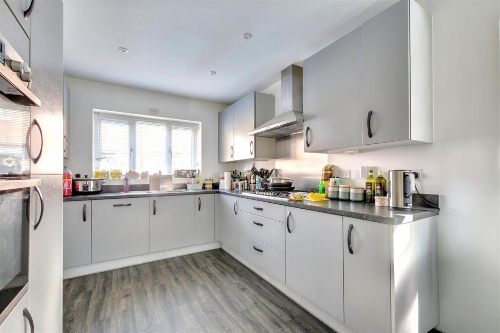 Kitchen_2.jpeg