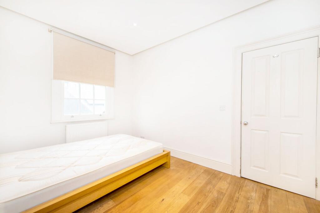 Daniel_Watney20b_Caledonian_road12.jpg