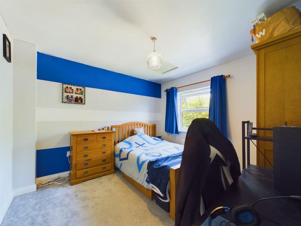 Bedroom: