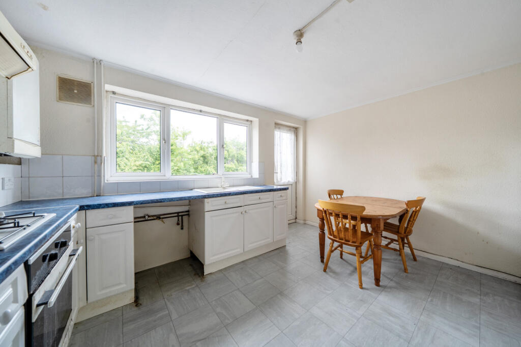 1298236-2-682b236...