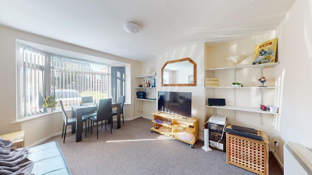 Living Area - Ang...