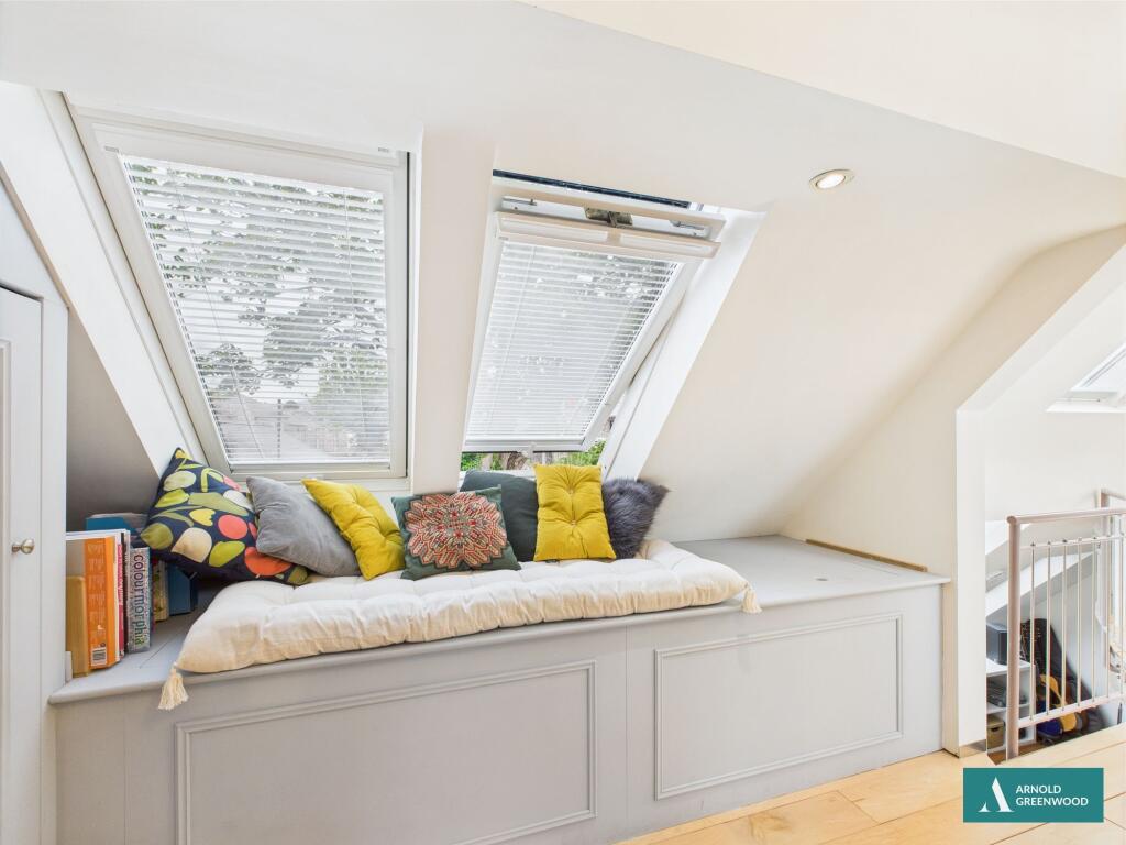 Open plan bedroom/office/dressing room