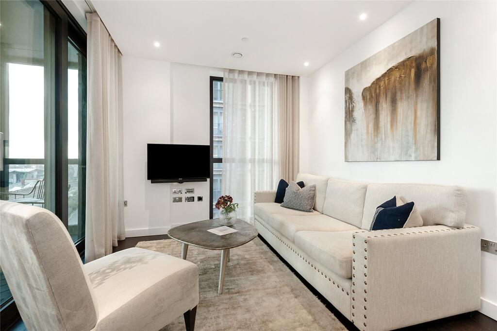 82939_Thornes House