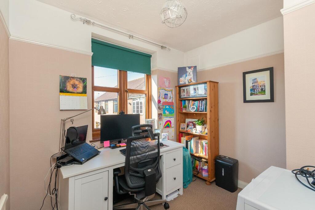 1O3GRFY - Bedroom I.jpg