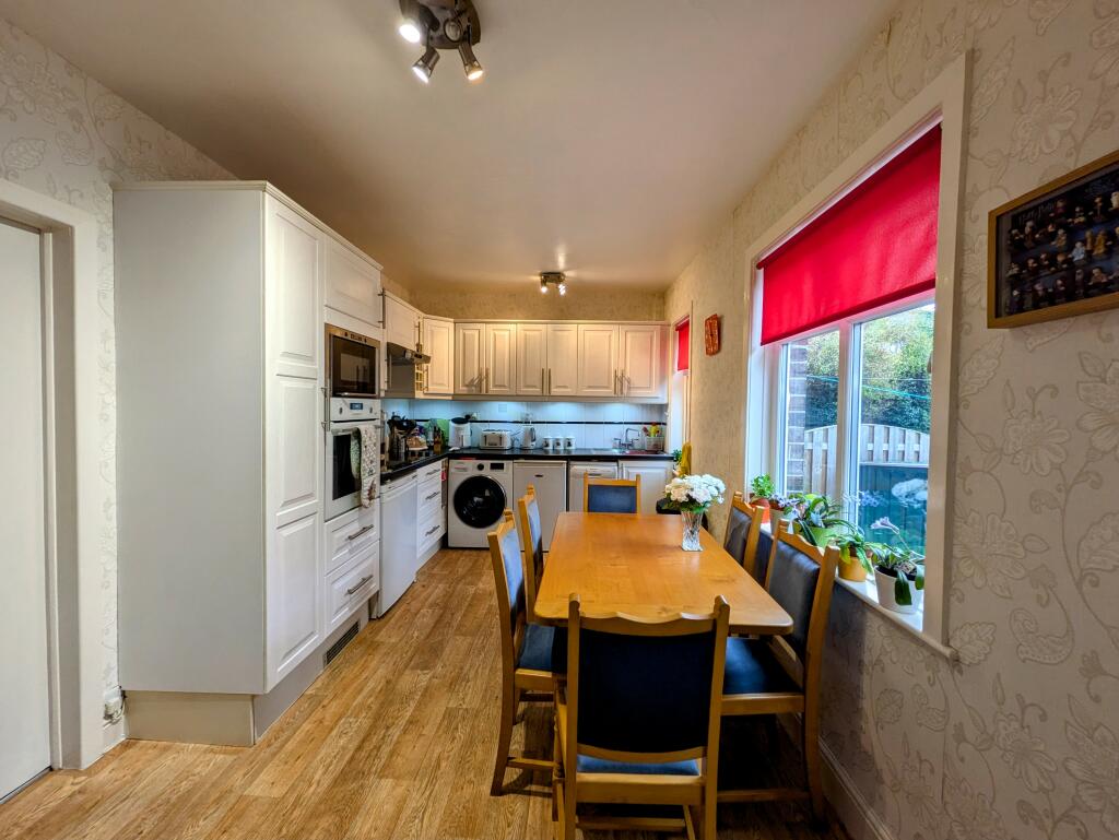 Kitchen / Dining