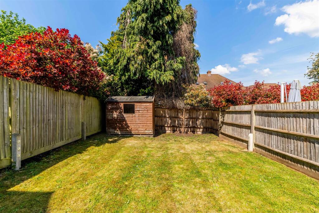 ELDER CLOSE,  (8).jpg