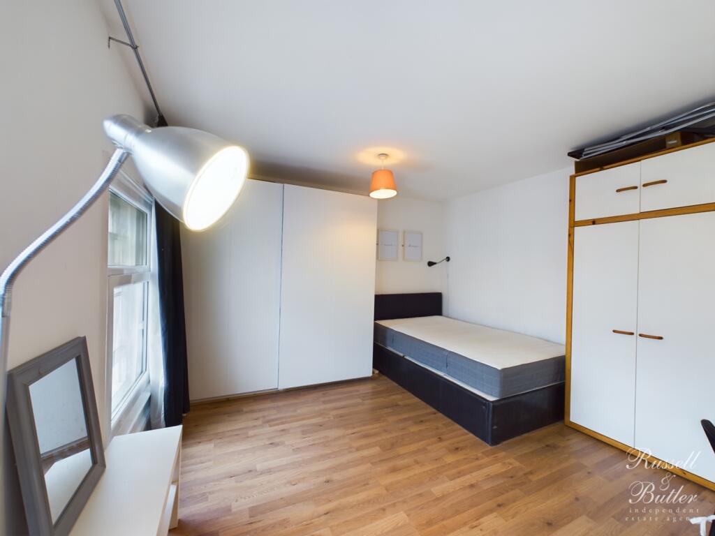 CAM01995G0-PR0227-STILL004