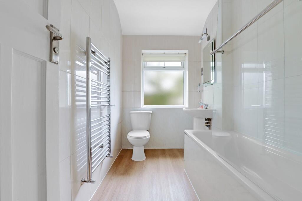 10-43aaJHPropWorld - 18 Fountain Court - 28.jpg