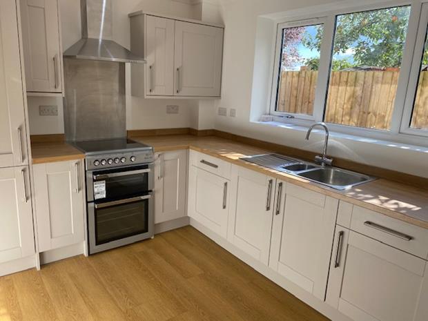 4aStAndrewsCloseKitchen1