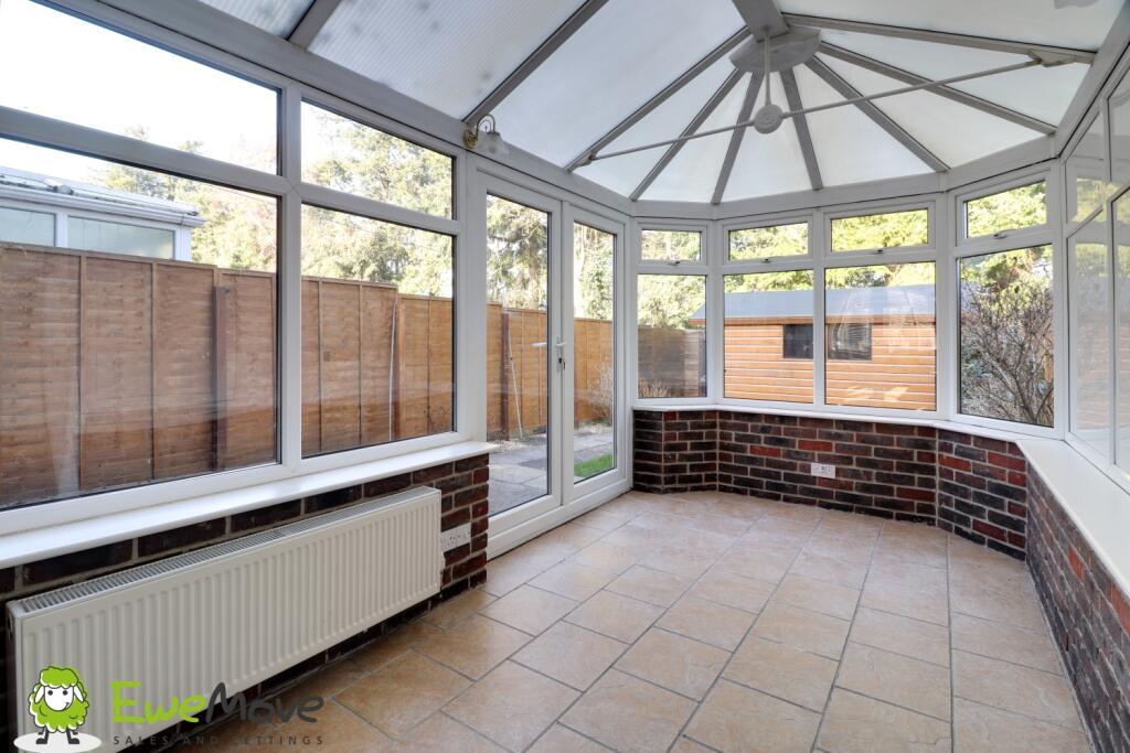 Conservatory at Hawthorn Close by Ben Brind EweMov