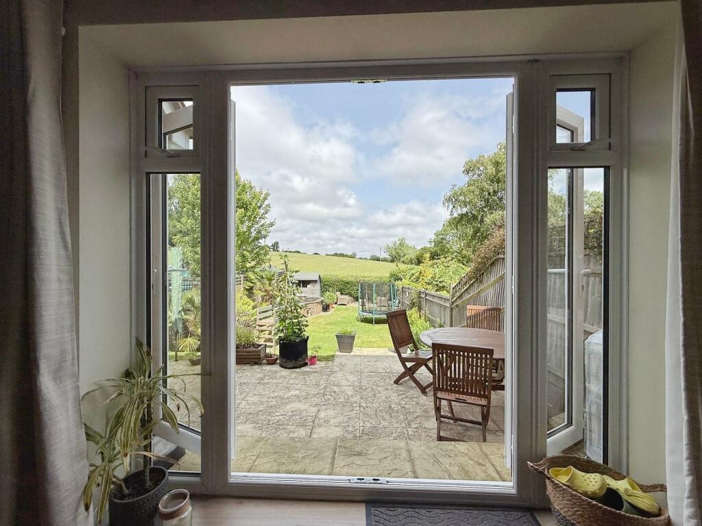 Lounge/Diner into Garden