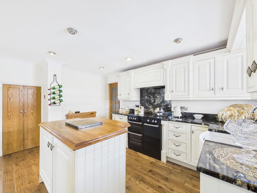 CAM01835G0-PR0193...