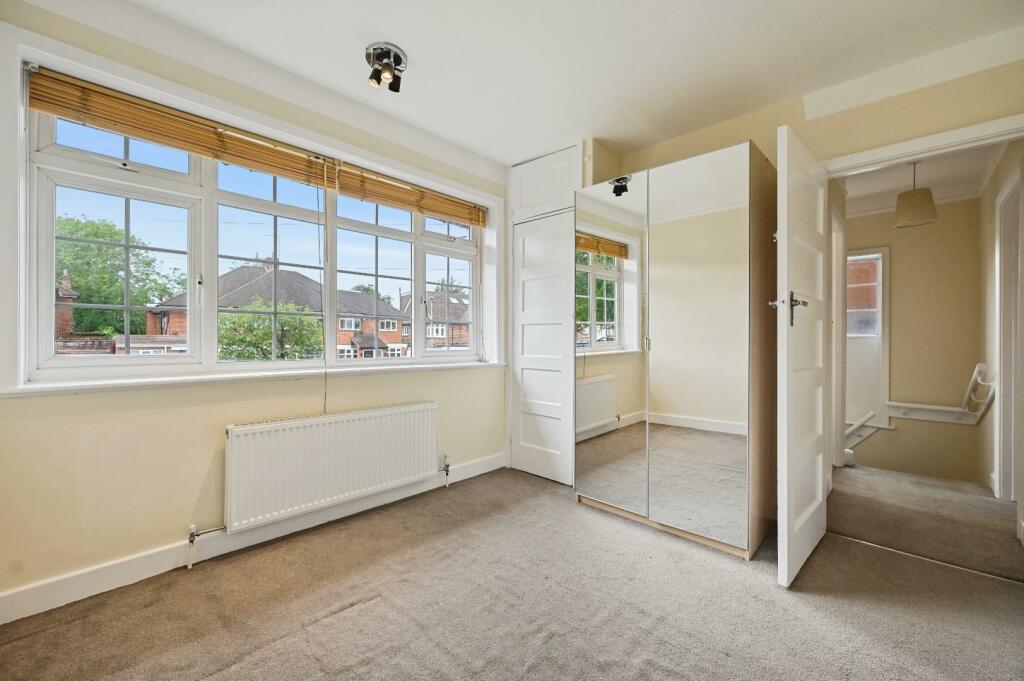 RR - 36 Francklyn Gardens - BedroomA3 (1).JPG