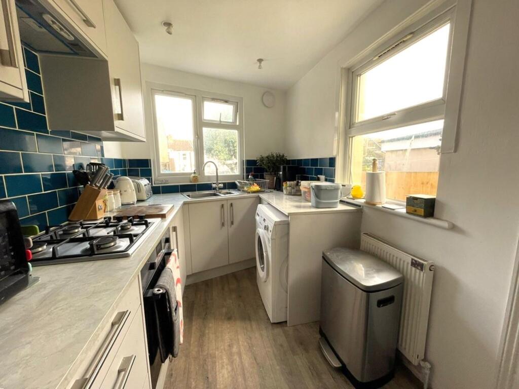 Kitchen 2.jpg