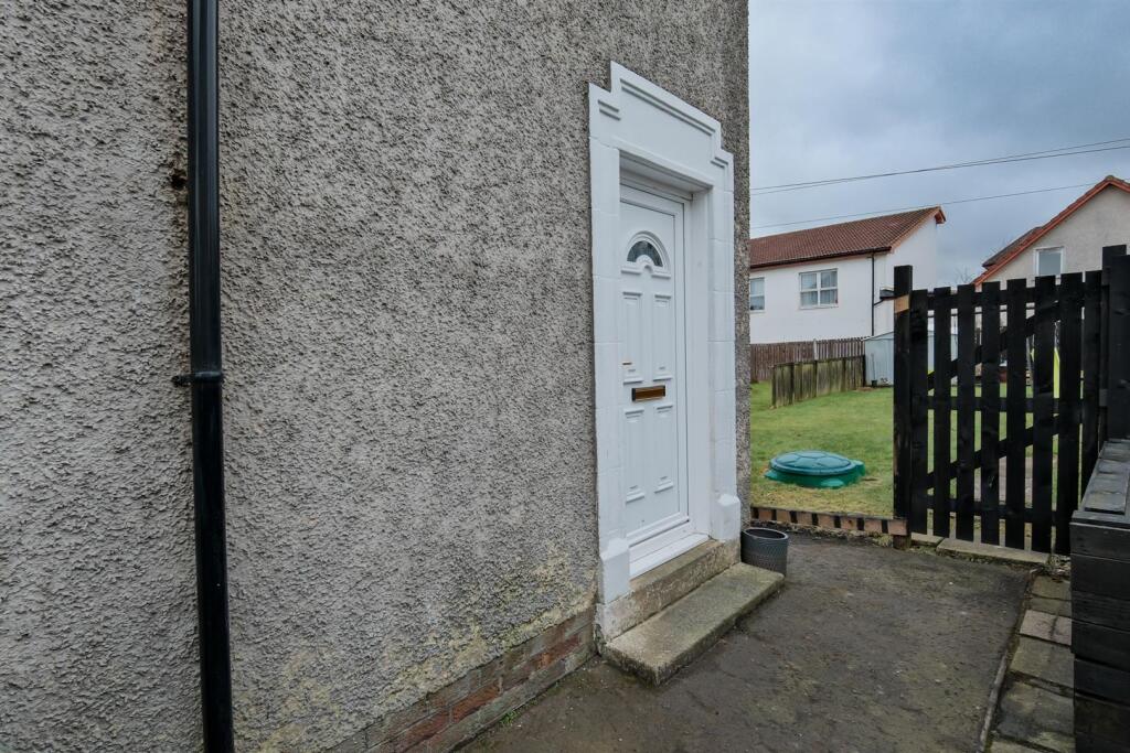 005-7 Quarry Street Shotts ML7 4AE.jpg