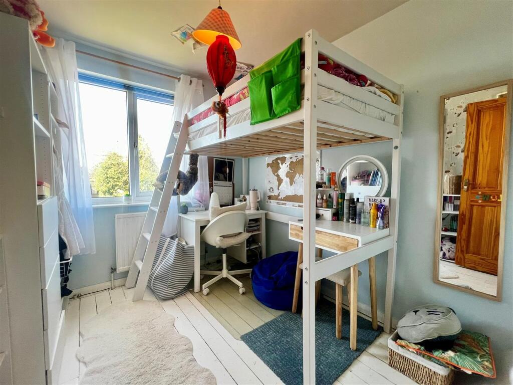 Bedroom iii.jpg