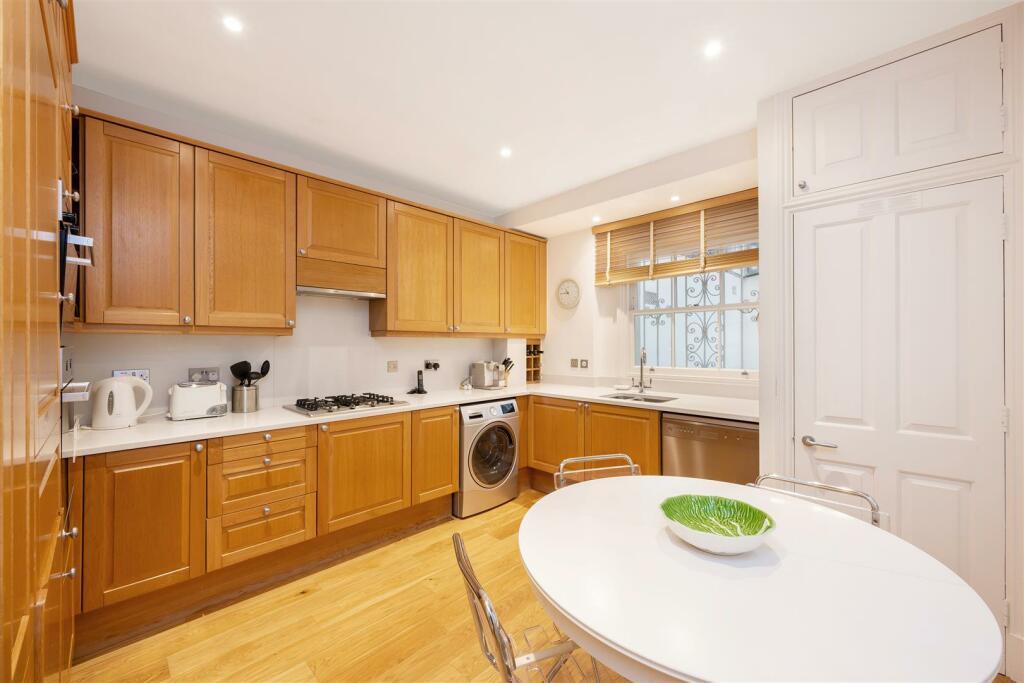 2 Lyall Street Hi-9.jpg