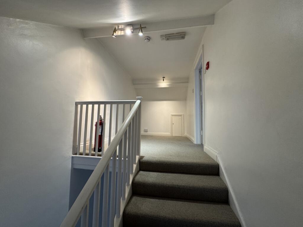 39 The Strand - stairs utility