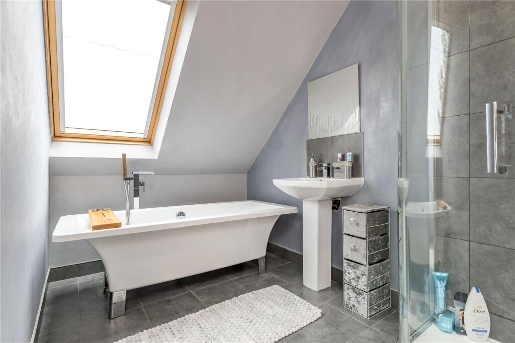 En Suite Bathroom