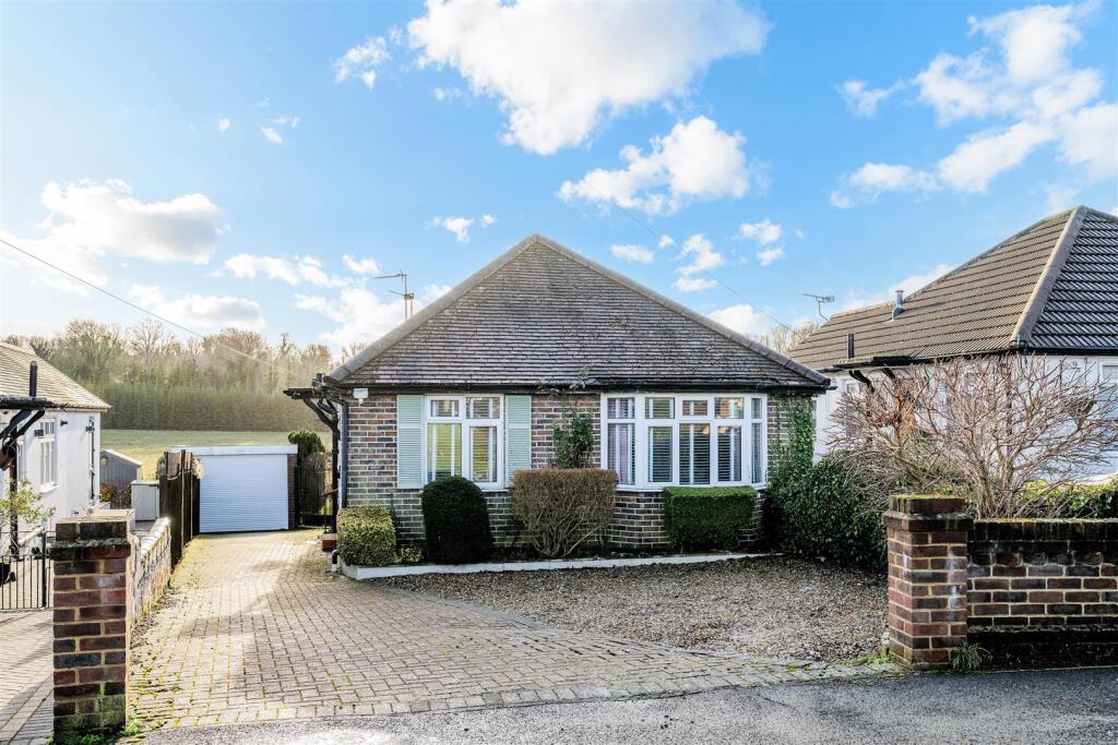 Fairlawn Grove, Banstead