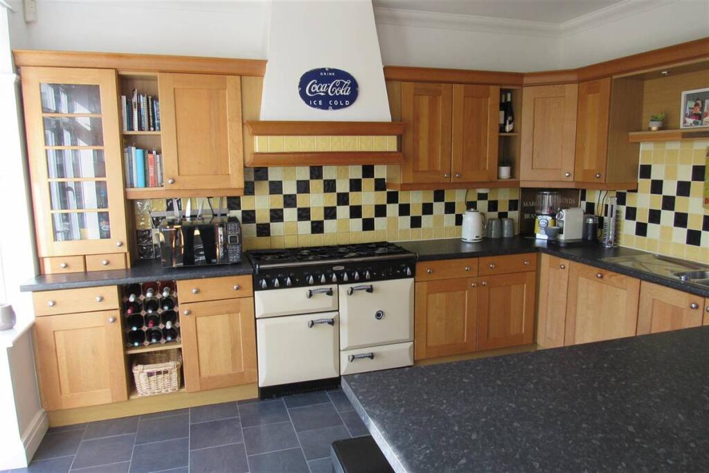 Kitchen/Breakfast Room