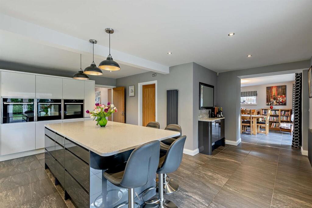8634858-interior47-800.jpg