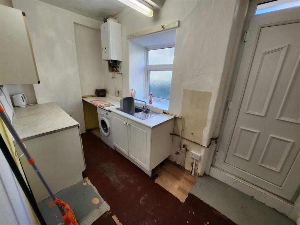 kitchen - thorn tree.jpg