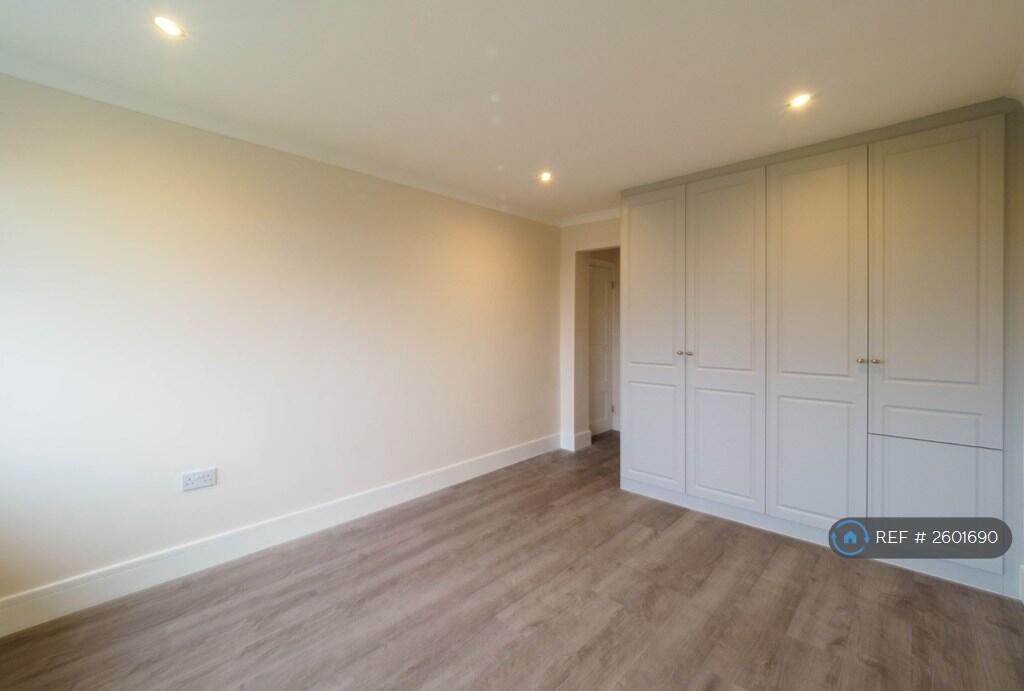 Designer Fitted Wardrobe