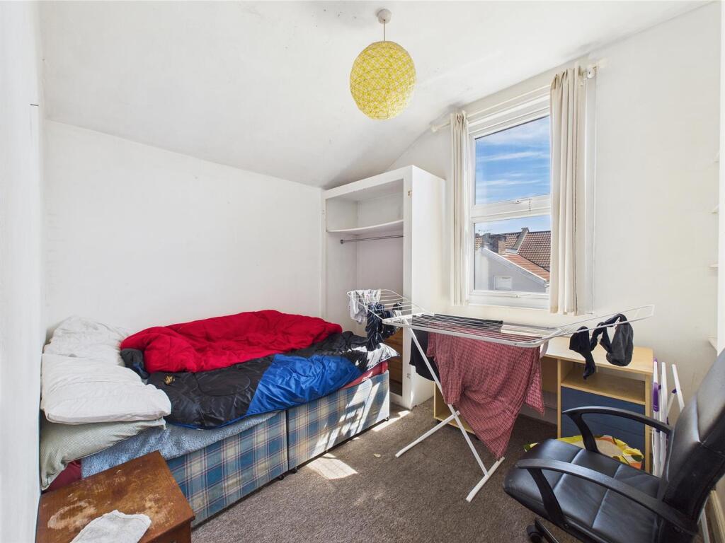 9 - Period 5 Bedroom HMO.jpg