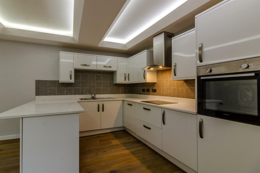 8523469-interior02.jpg