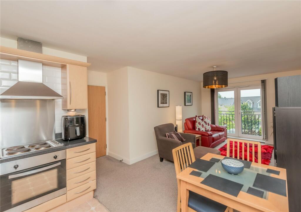 Lounge/Kitchen