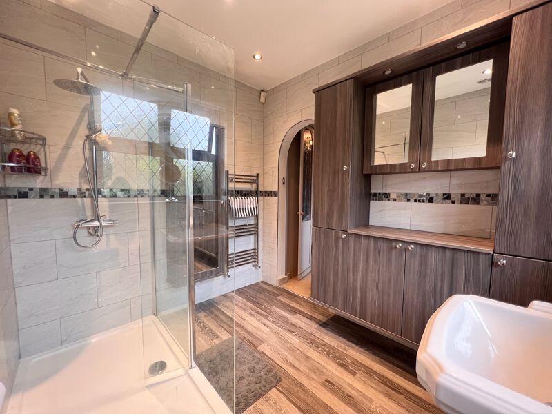Master Ensuite