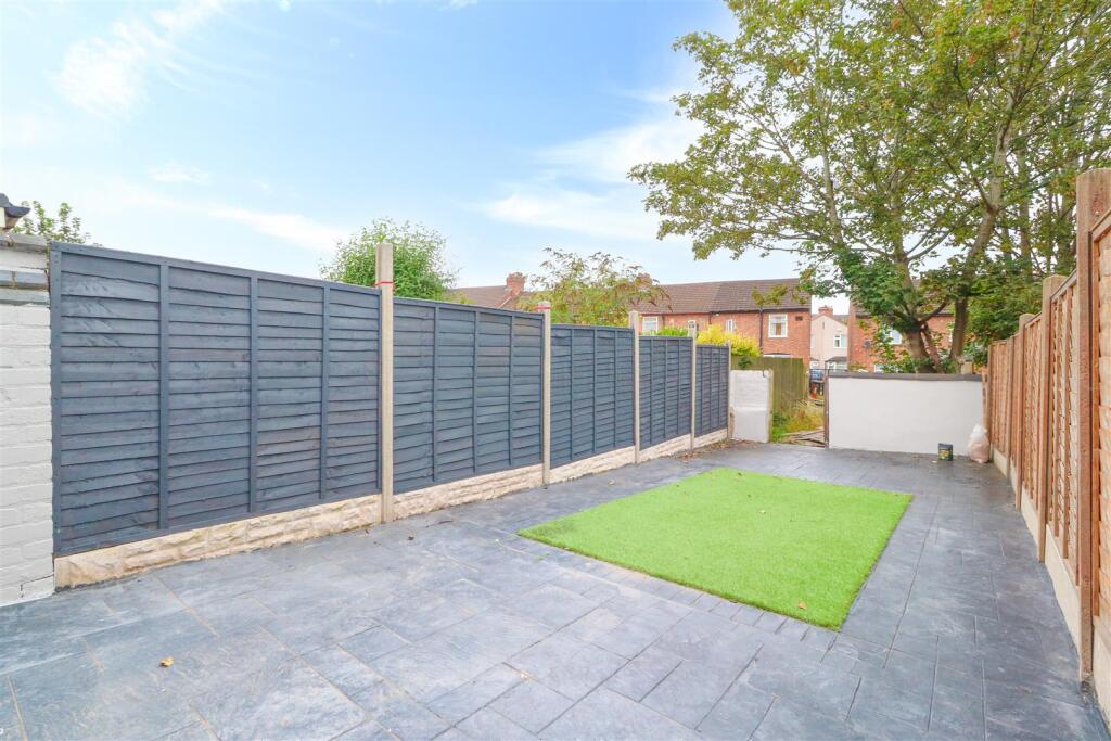 St Margaret Road Garden.jpg